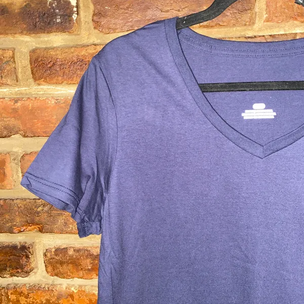 NWOT Fanatics Navy Blue Short Sleeve V-Neck Cotton T-Shirt Tee Womens Size Small - Image 2