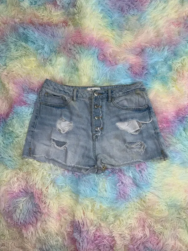 Cute forever 21 denim shorts - Image 2