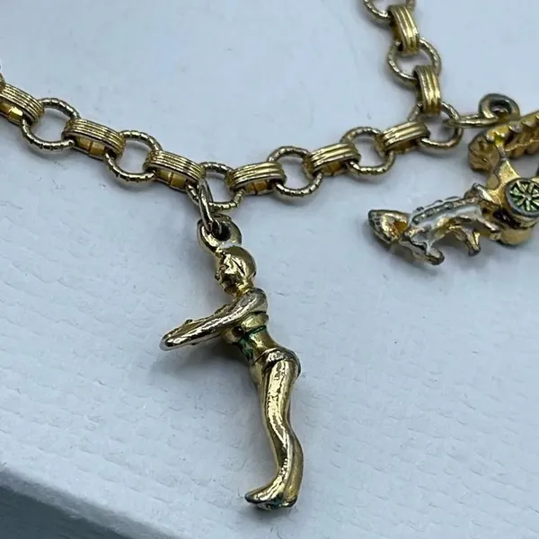 Vintage 6” charm bracelet. Gold tone with crossover clasp. - Image 2
