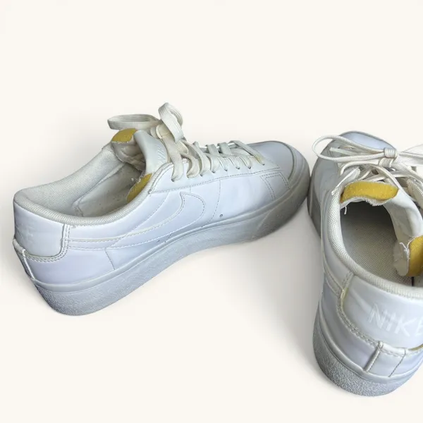 Nike Blazer Low Platform Triple White Womens 8.5 Sneakers DD0292-100‎ - Image 6