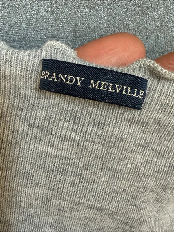 Brandy Melville Italy light grey cotton ruffled long sleeve crop top shirt - Image 5