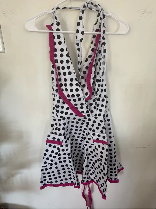 American hoosters brand vintage-style polka dot apron featuring pink. - Image 2