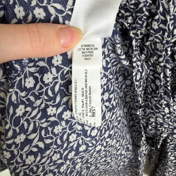 Old‎ Navy Navy Floral Smocked Mini Dress Small Milkmaid Cottage Prairie Feminine - Image 8