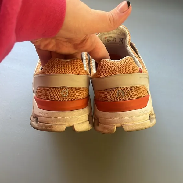 Womens orange on running shoes White Size 9 - Image 4