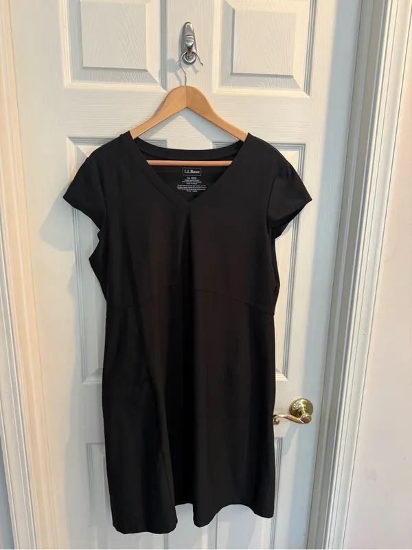 L.L. Bean Black Athletic V-Neck Cap Sleeve Midi Dress - Image 7