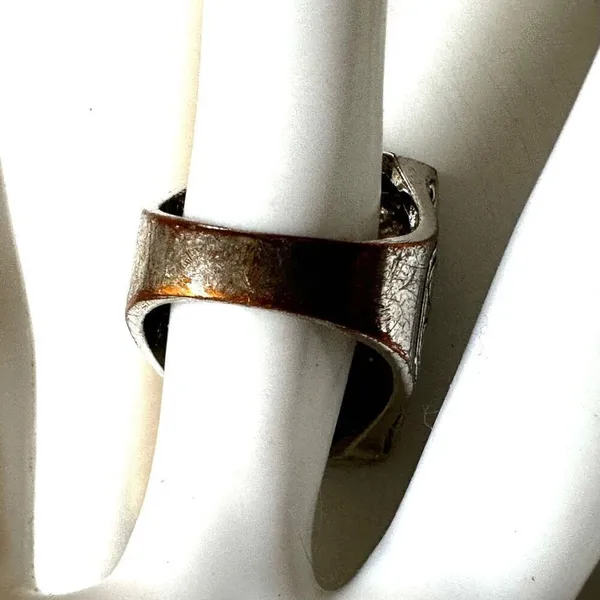 Silver tone large filagree cocktail ring - Image 4