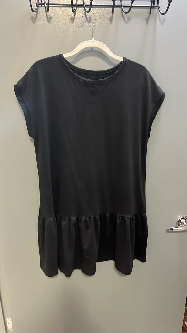 Black dress Size L - Image 2