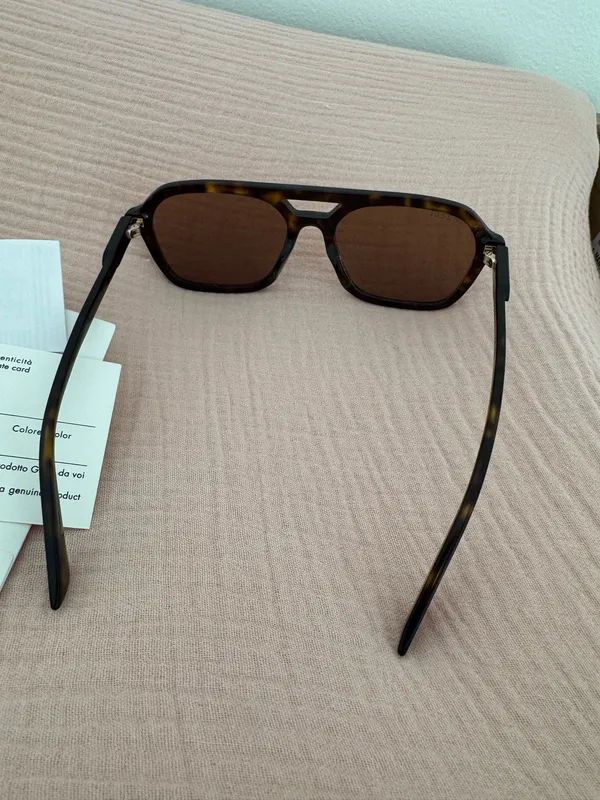 Gucci Sunglasses - Image 5