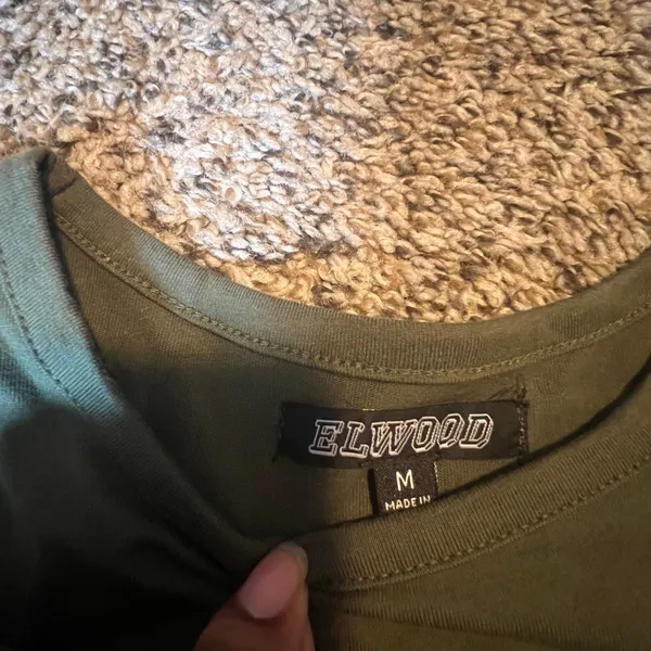 Elwood Olive Green‎ Grid Print Zip Pocket T-Shirt Mens Medium NWT Streetwear - Image 2