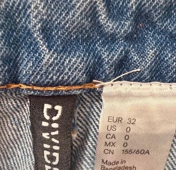 H&M Mid-Rise Wide Leg Jeans - Image 4