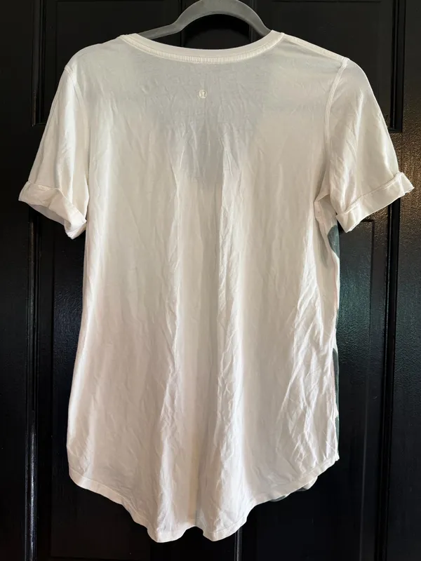 Lululemon Love Tee II - Image 4