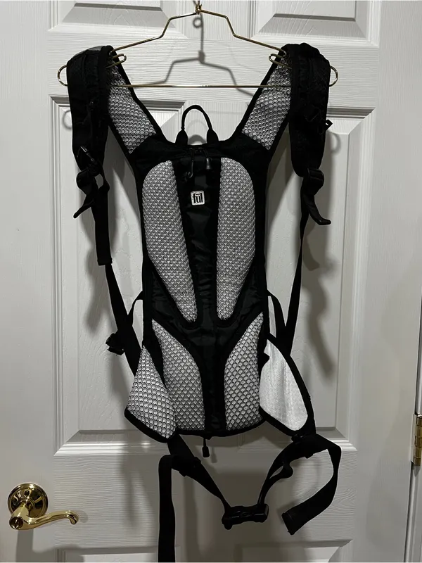 FUL Unisex Multi Sport Hydration Cargo Black With Hydration bladder plastic bag - Image 12