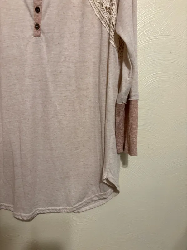 Umgee Blush Henley with Cream Crochet Shoulder Panels and Mauve Contrast Cuffs - Image 8
