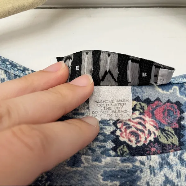 Y2K t-shirt floral checkered square blue gray maroon vintage small granny - Image 4