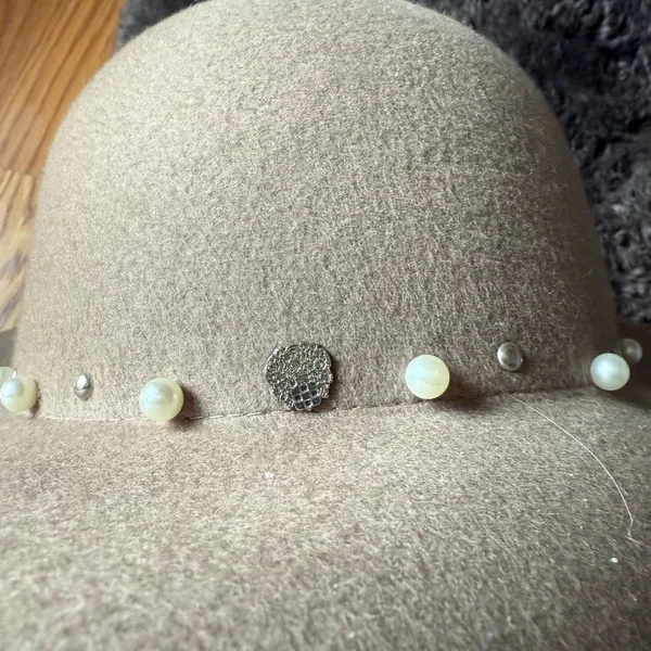 Vince Camuto Tan Hat with Pearl Embellishments - Image 4