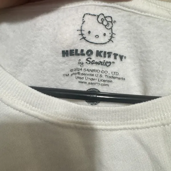 Hello Kitty Sweatshirt‎ Crewneck white Sanrio Womens L Graphic Print Pullover - Image 3