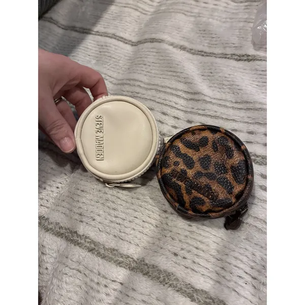 Set Of 2 Steve Madden Round Coin Keychain Purse 4×4 Clip On Leopard And Ivory - Image 3