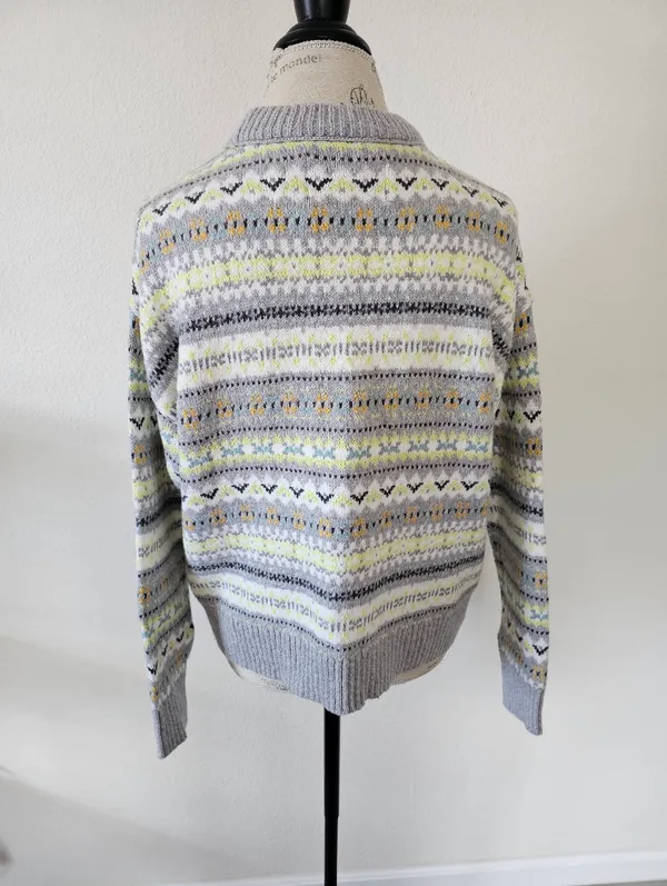 American Eagle Gray Fair Isle Nordic Knit Sweater - Yellow & Blue, Size M NWT - Image 3