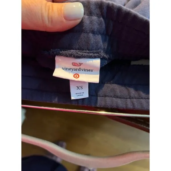 Vineyard Vines logo blue woman’s shorts XS - Image 3