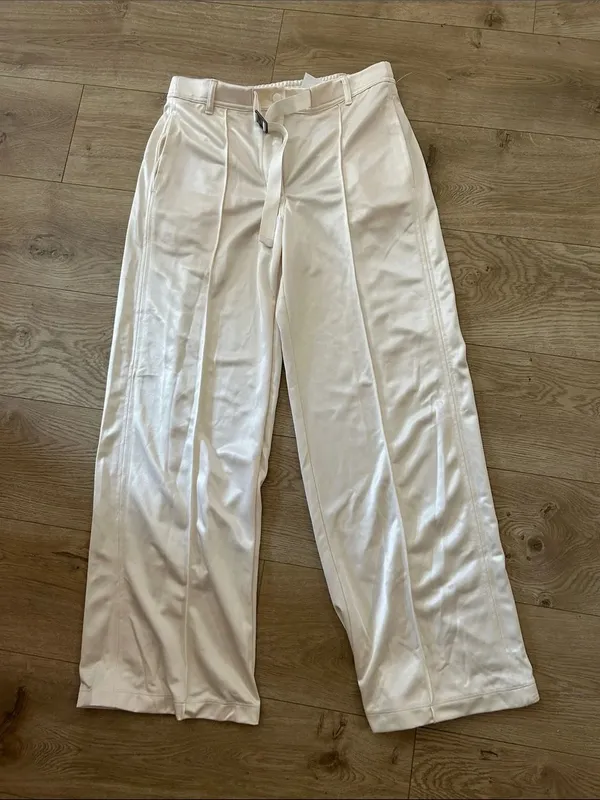 Nike Belted Pintuck Pants, Chalk, size small, NWT - Image 5