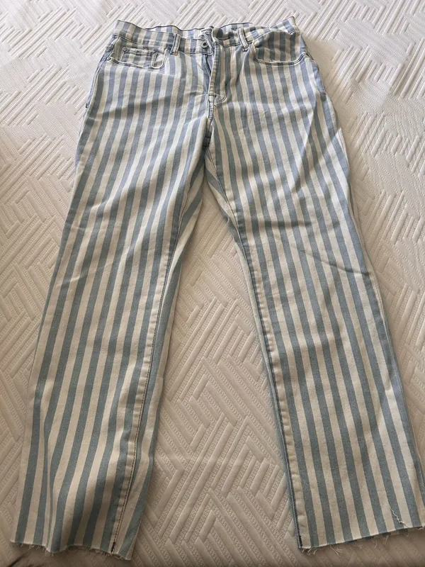 TJ Maxx Jeans Skinny Ripped - Image 3