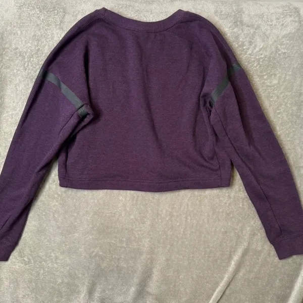 Nike Track & Field Purple Cropped Sweatshirt‎ Cozy Fleece Pullover Boxy Size M - Image 9