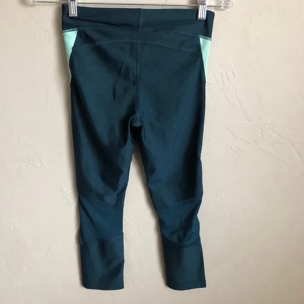Under Armour Emerald Green Cropped Leggings‎ - Image 9