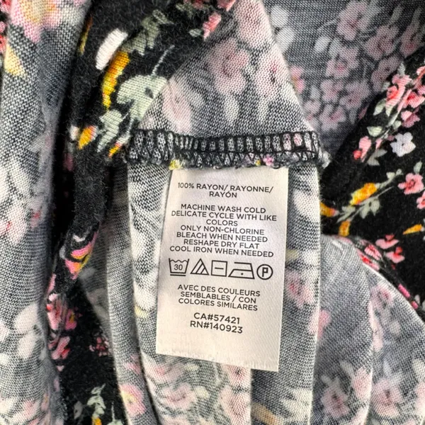Loft Tank Top Sz M Black multicolor flowers back keyhole gold button - Image 6