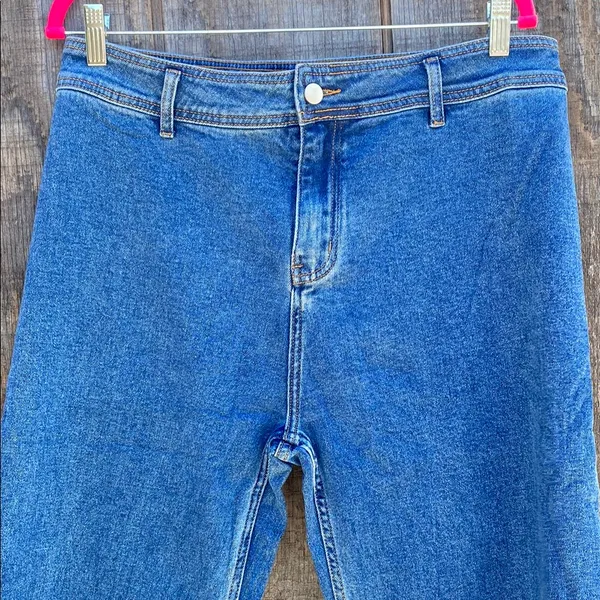 Cupshe Wide Leg Raw Hem Stretchy Jeans Size XL - Image 2