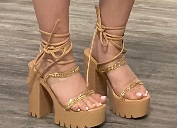 Nude Heels Tan Size 6.5 - Image 3