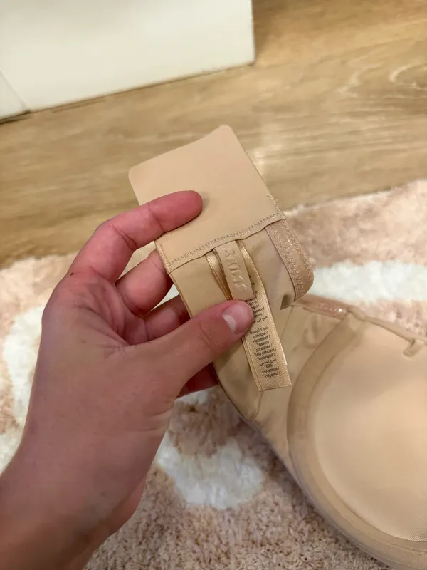 Skims Fits Everybody Strapless Bra - Image 3