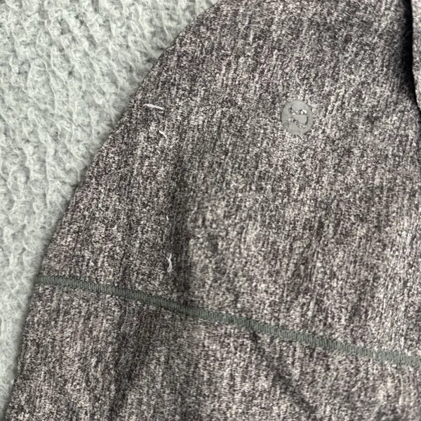 Lululemon Speed Up Shorts Low Rise 2.5" Gray Athletic Athleisure Women's 8 - Image 3