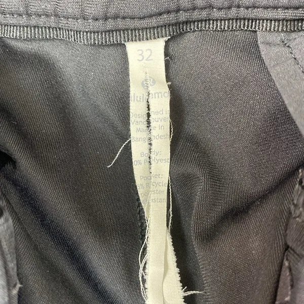 Lululemon Women's Black Zip Up Casual Pants 32 - Image 4