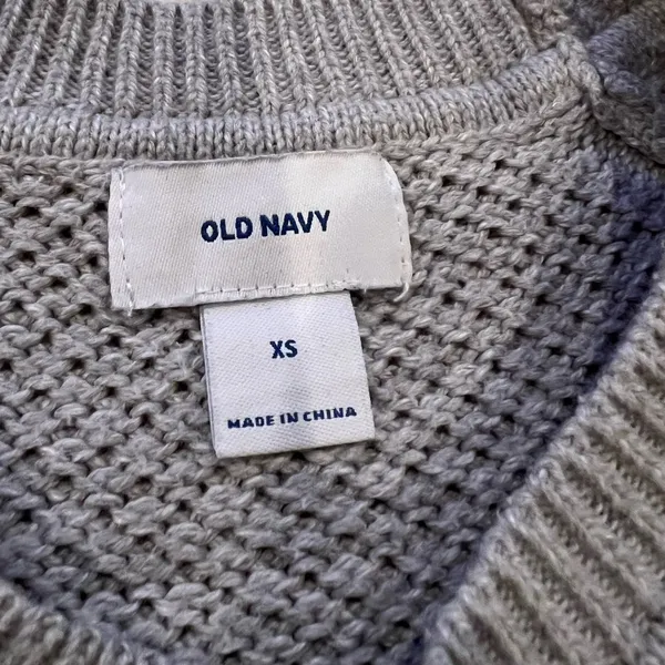 Old Navy Sweater - Image 4