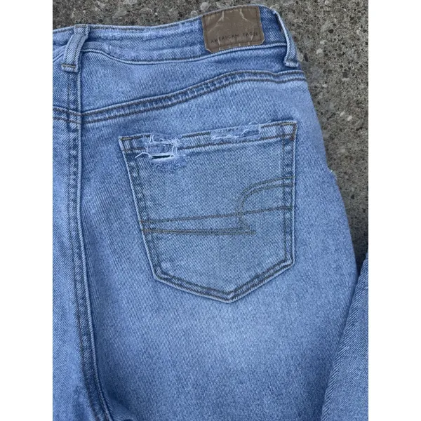American Eagle Women's Stretch Mom Jeans Straight Leg SZ 4‎ Distressed - Image 10
