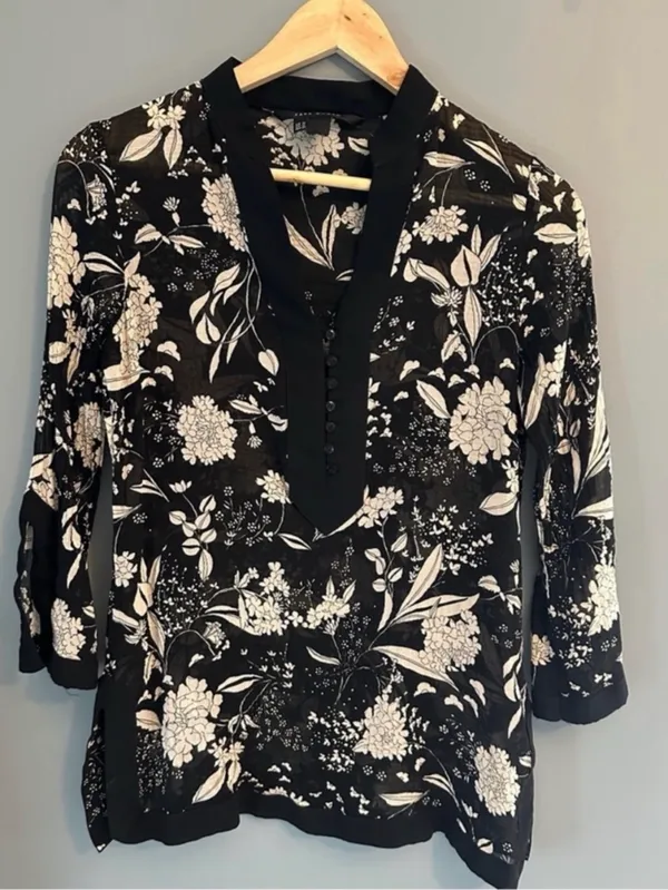 Zara black and white sheer floral quarter sleeve tunic blouse - Image 3