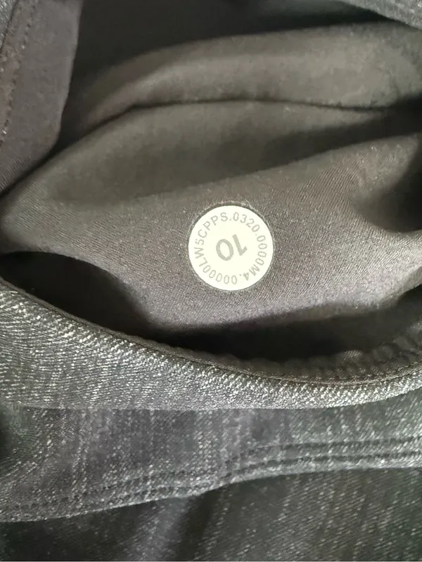 Lululemon Here to There Pants Size 10 Black Pull On Stretch 28” Inseam - Image 6