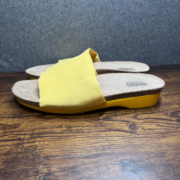 Munro American Casita Yellow Slide Sandals Low‎ Wedge Approximately Size 10 - Image 3