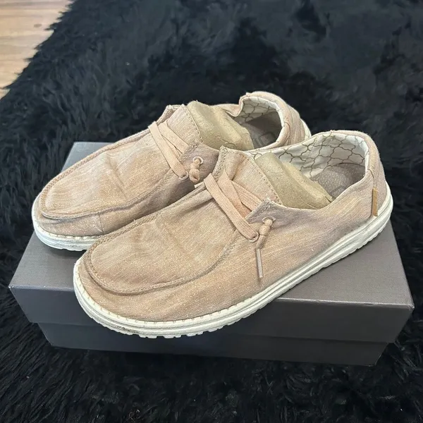 HEY DUDE tan glitter casual shoes sneakers women’s 8 - Image 2