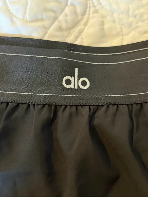 ALO Yoga Black Women's Athletic Skort with Logo Waistband - Image 4