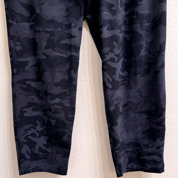 Lululemon On the Fly 7/8 Pant Camo Black Gray Size 12 Pockets Athleisure‎ - Image 4