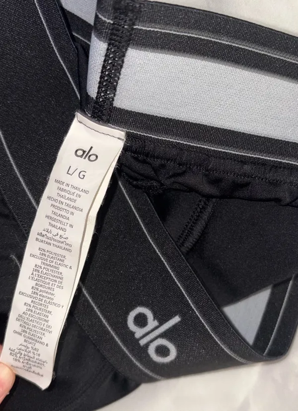 Alo Yoga Leggings Black - Image 3