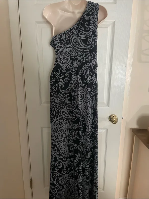 The Limited One-Shoulder Black and Gray Paisley Maxi‎ Dress Size M - Image 4