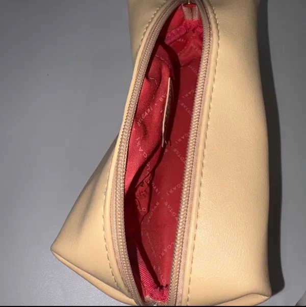 Bvlgari Parfums Emirates Beige Coral Faux Leather Makeup Bag Zipper Pockets - Image 4