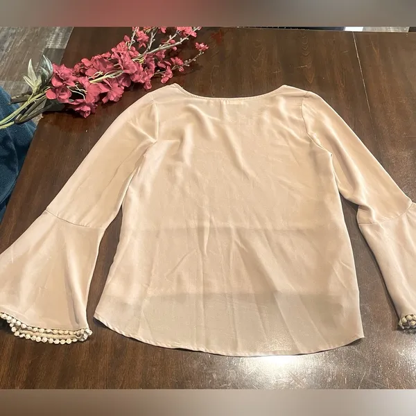 Altar'd State Modern Bell Sleeve Top Size M - Image 3