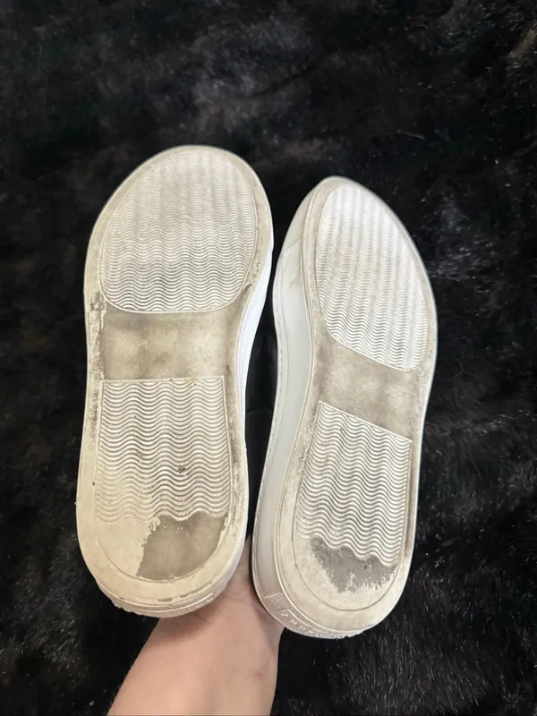 Katy Perry Amber slip on sneaker size 7 Black leather shoes bows - Image 4