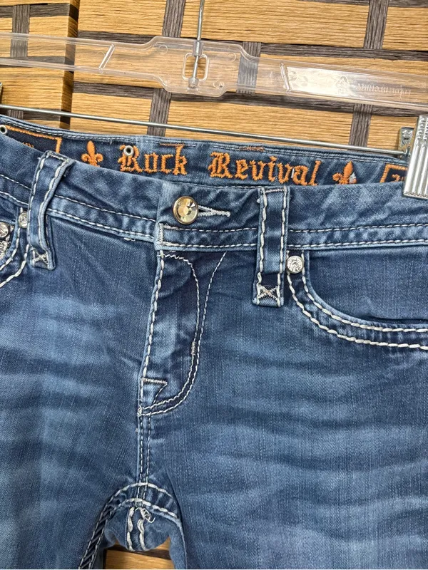 Rock revival sherry skinny leg jeans size 28 - Image 4