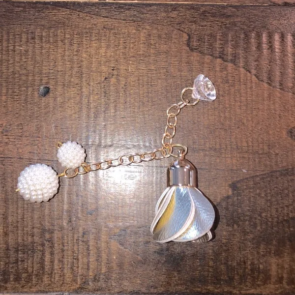 Hooks on purse or keychain- free with purchase - Image 2