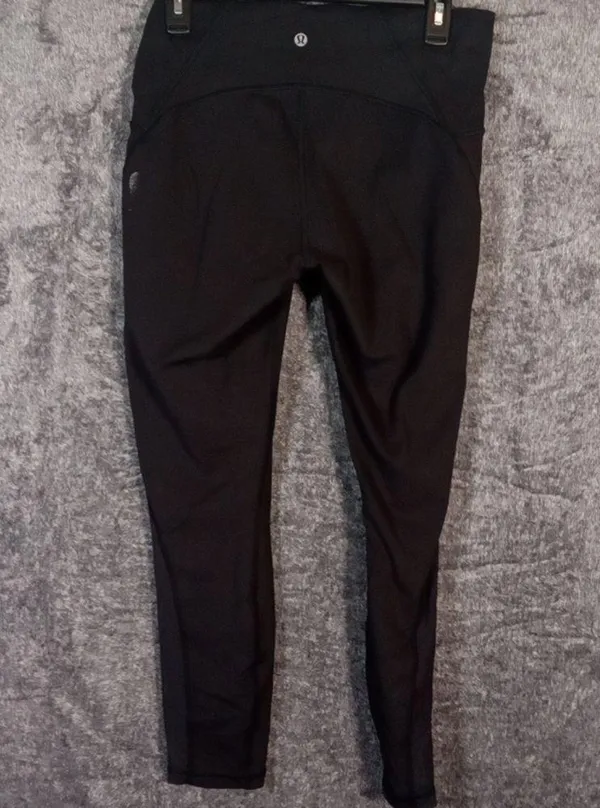 Lululemon train times 7/8 leggings size10 women(flawed) - Image 3