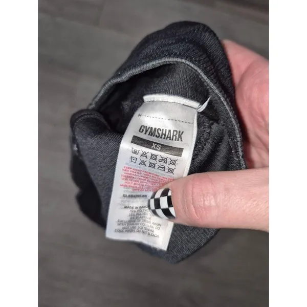 Gymshark Women's Black and Grey Bra - Image 5